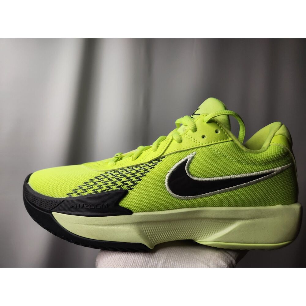 Nike G.T. Cut Academy 3 Basketball Sneakers Men's 7.5 Women's 9